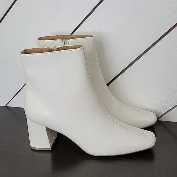 NEW Journee Collection Womens Haylinn Matte White 9.5M Heeled Boots 6CT - Picture 1 of 9